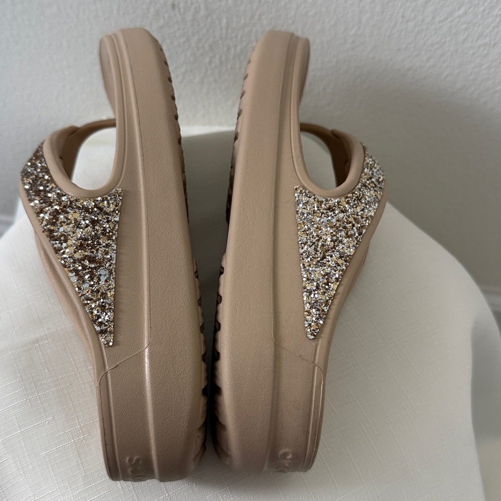 CROCS Women's Beige Sparkle Sandals - Picture 5 of 8